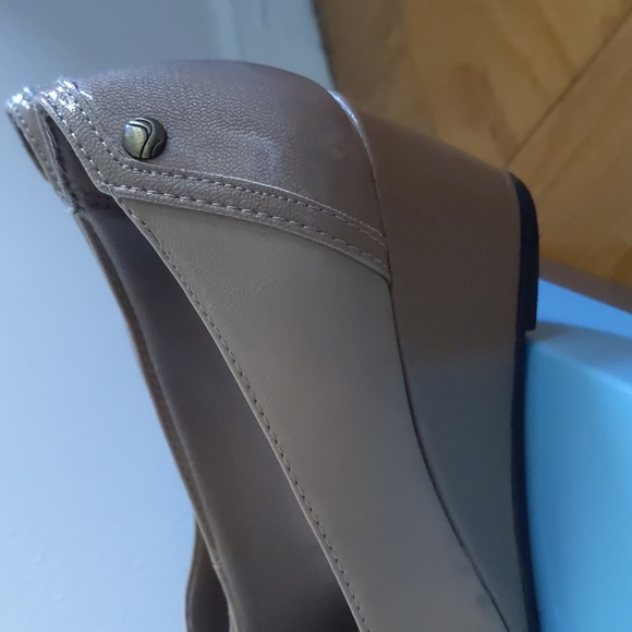 ❌DONATED Comfy beige nude soft system wedge heels - Picture 7 of 11